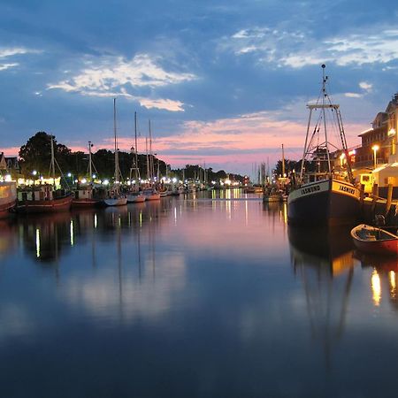 Doppelzimmer Dinner, Direkt Am Alten Strom Rostock Exterior photo