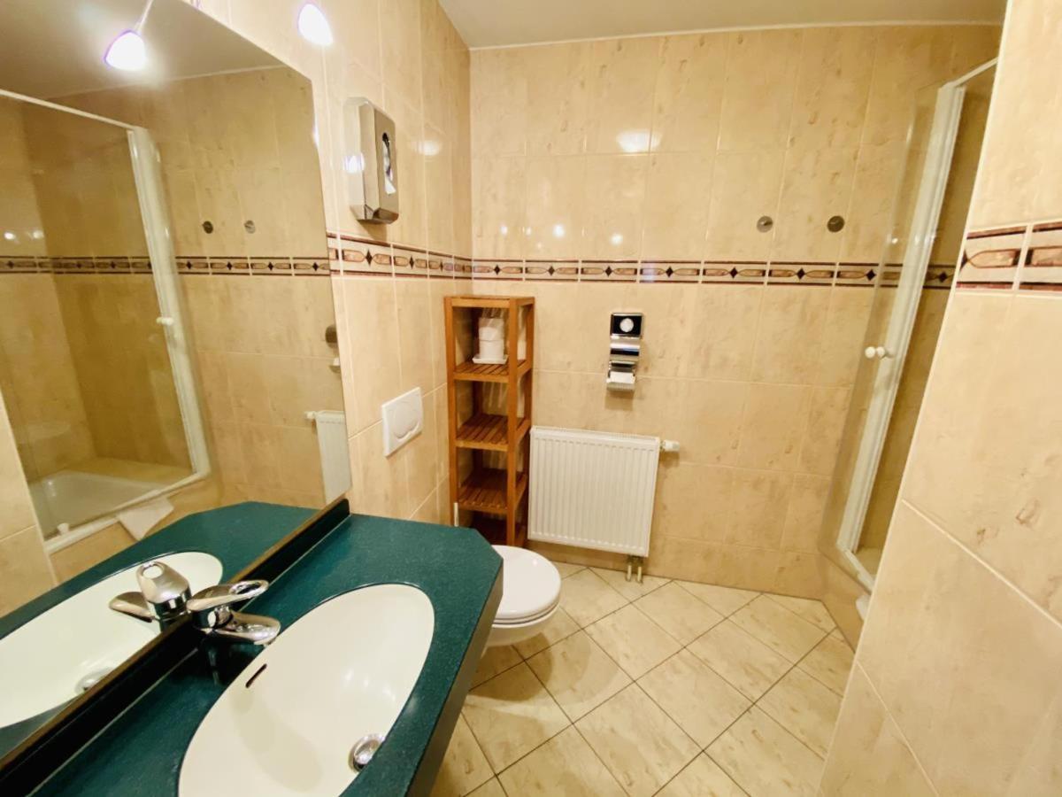 Doppelzimmer Dinner, Direkt Am Alten Strom Rostock Exterior photo
